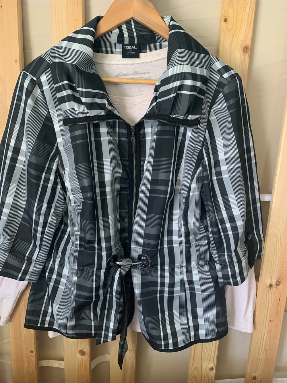 🚨 3 for $25 SALE 🚨 
Tribal Black & White Plaid Jacket – Size 14
